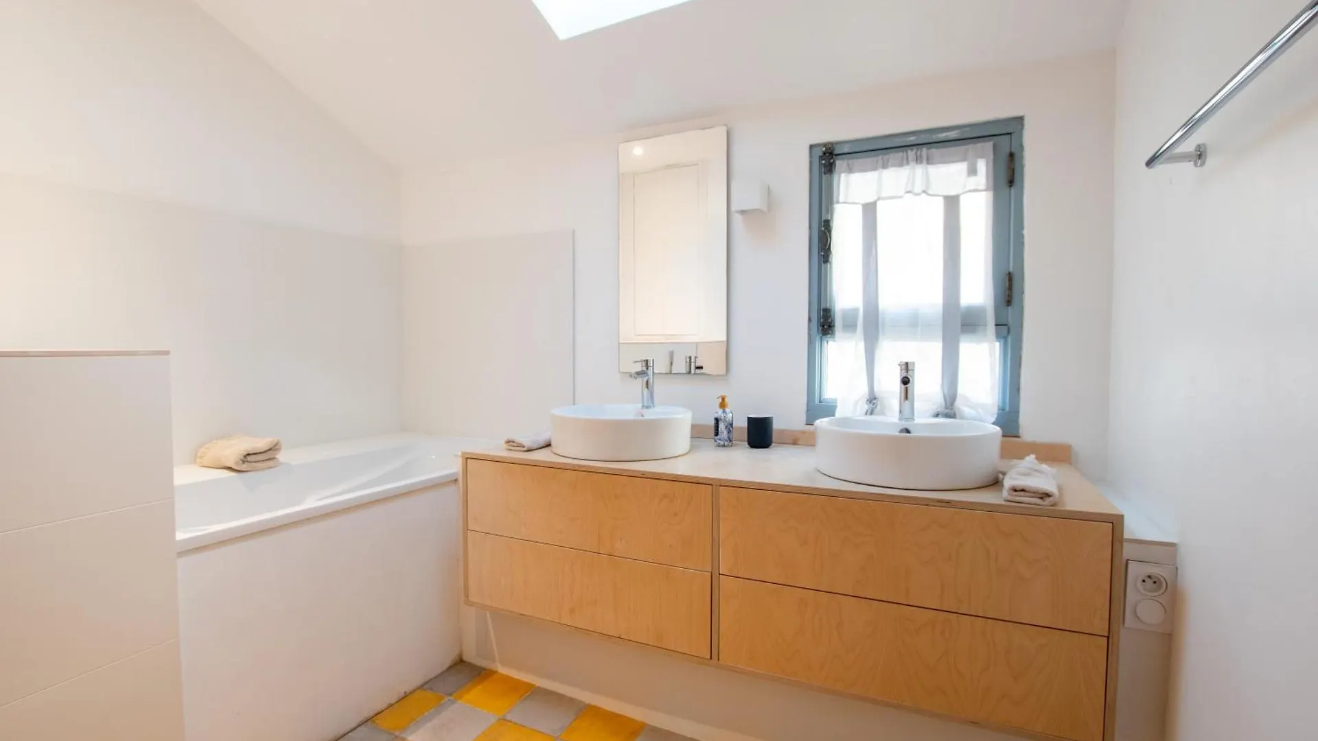 Holiday home Bateliers - Charme Et Terrasse Villa Arles