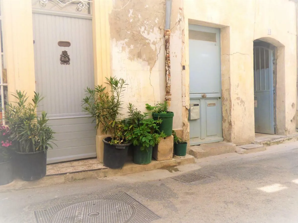 Holiday home Bateliers - Charme Et Terrasse Villa Arles