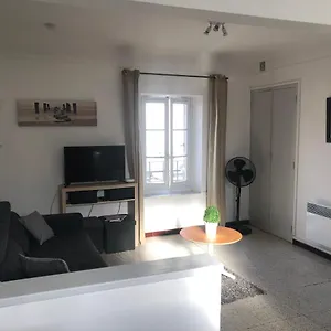  Appartement Studio Dans Le Centre Historique D’arles